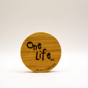 decapsuleur one life bois rond gravé artisanal belge