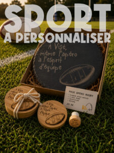 Pack apéro rugby à Visé avec planche en ardoise gravée, sous-verres, bouchon et décapsuleur sur pelouse de rugby