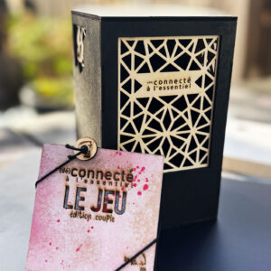 Coffret AZYMUT avec prison à GSM en bois et jeu de cartes Couple
